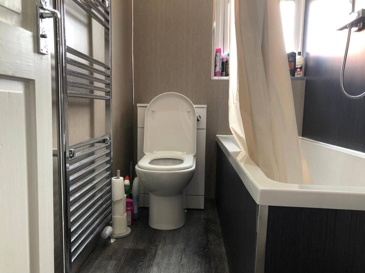 Captivating 2-Bed Apartment In Kirkcaldy Kültér fotó