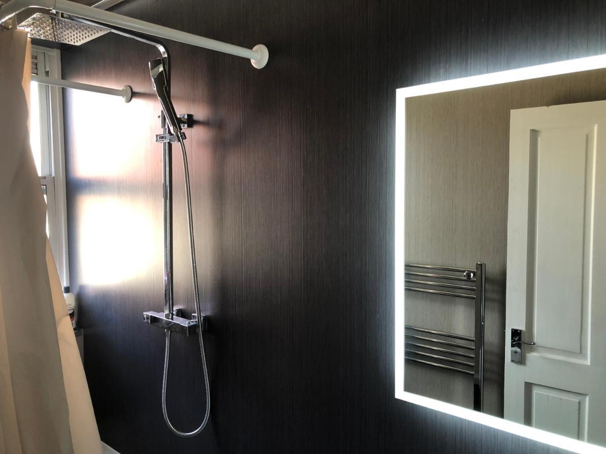 Captivating 2-Bed Apartment In Kirkcaldy Kültér fotó