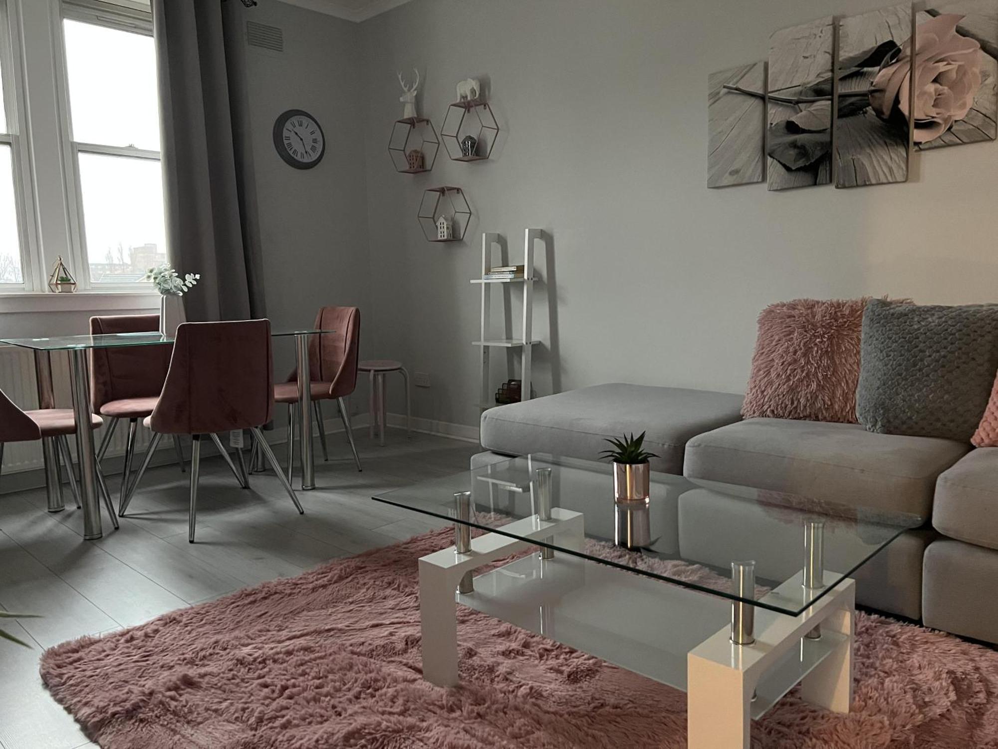 Captivating 2-Bed Apartment In Kirkcaldy Kültér fotó